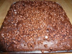 CHOCOLATY HOMEMADE DOUBLE CHOCOLATE BANANA CAKE (9″) TRAY