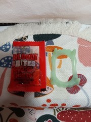 2 BAGS- BLOODY BITES GLOW IN THE DARK PLASTIC VAMPIRE FANGS OOZING BLOOD CANDY!!