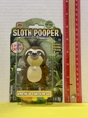 “NIB” Sloth Pooper Wind-Up Candy Dispenser Treat Street Walks & Poops Candy