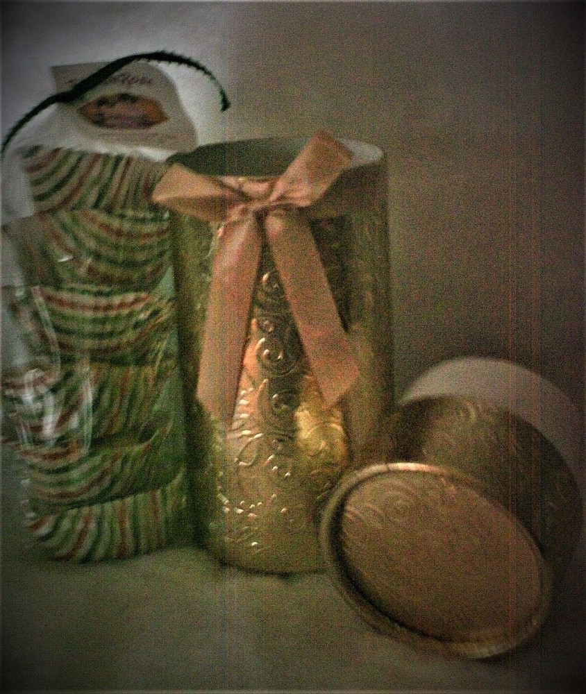 Dangerously Delicious Homebaked Crispy Chocolate Chip Cookies..Baked Fresh..Gift
