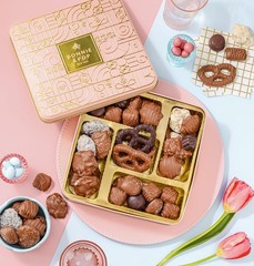 Chocolate Gift Basket for Women, Candy Box Set 1 Count (Pack of 1), Pink