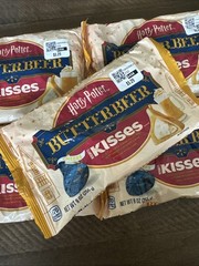 5 BAGS 9 oz Hershey’s Kisses Butterbeer Harry Potter Over 2.5lbs