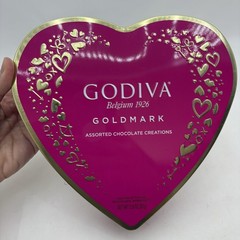 Godiva Valentine Goldmark Assorted Chocolate Creations Heart Box 2.9 oz NEW