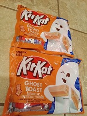 2/Kit Kat GHOST TOAST Crisp Wafers in Cinnamon Toast Creme Limited Ed BB 6/25