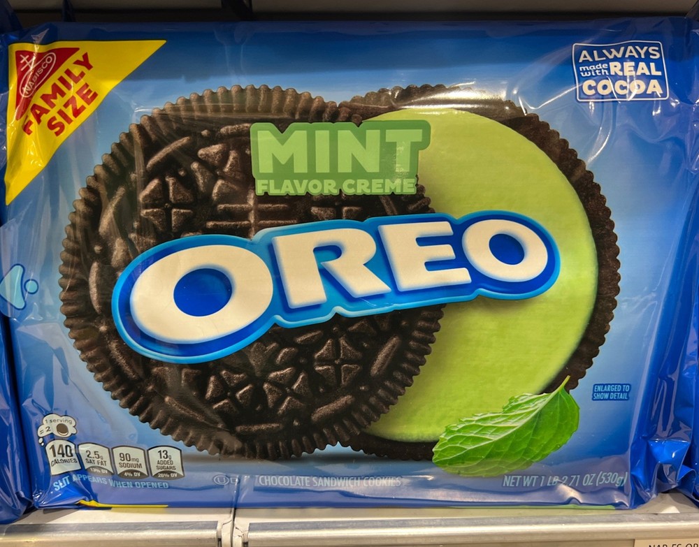 1- Nabisco Oreo Mint Creme Chocolate Sandwich Cookies 18.71 oz Family Size