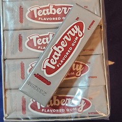 Teaberry Flavored Gum, 20 Packs of 5 Pieces Each (100) Pieces Of Gum 91060