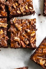 🍫 Limited Edition Loaded Brownies Oreo Reese’s Twix Salted Caramel & More 9 Ct