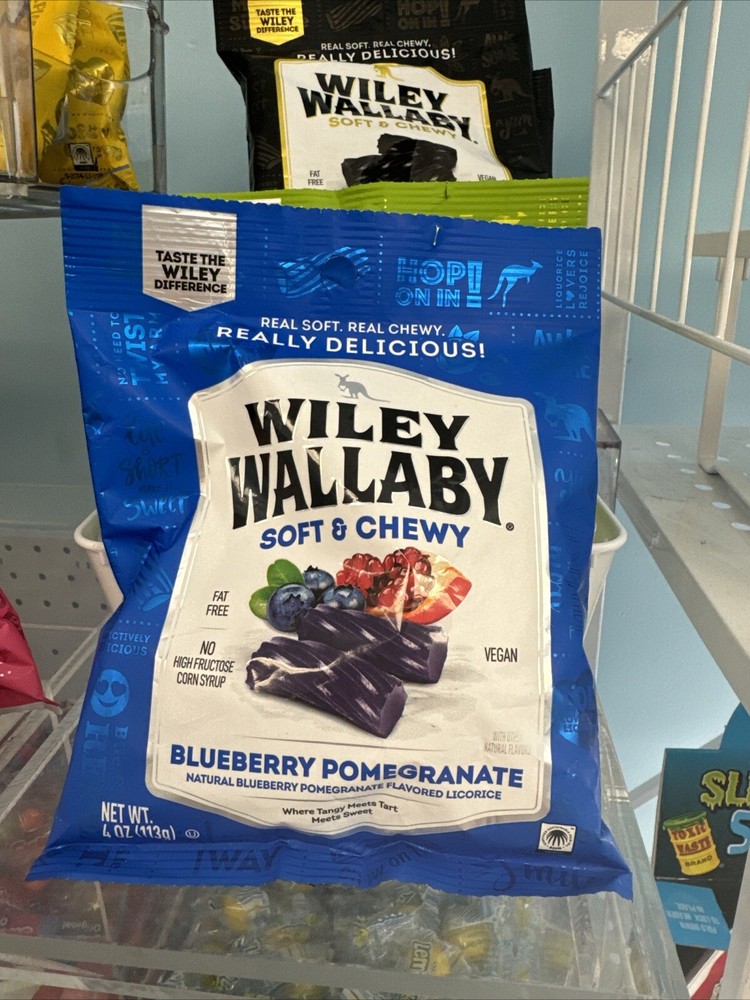 Wiley Wallaby Soft & Chewy 4 oz BLUEBERRY POMEGRANATE Gourmet Licorice BB 1/2025
