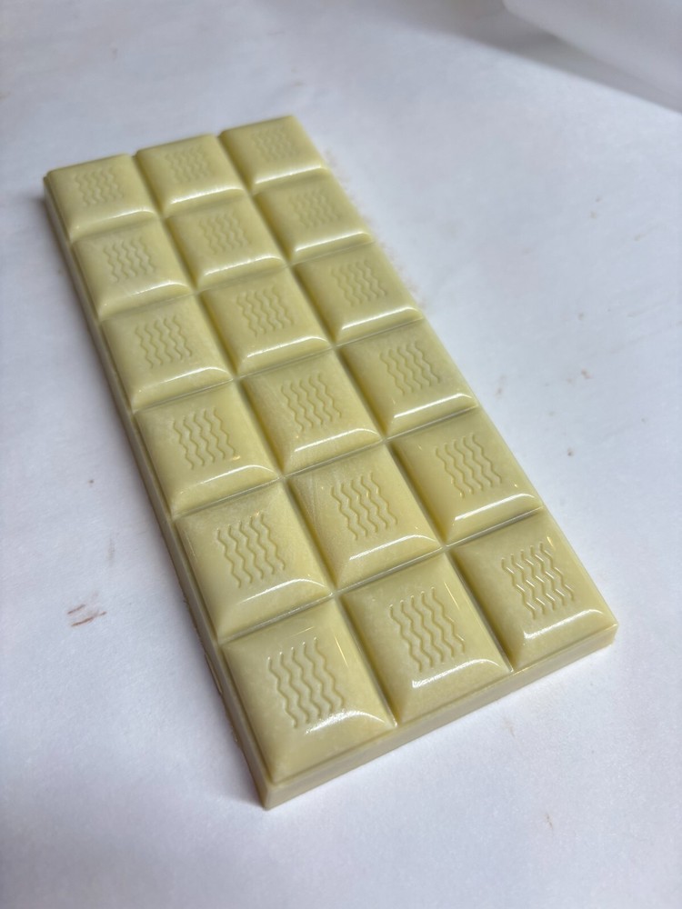 Luxury White Dubai chocolate handmade chocolate bar made with love 120g!