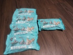 Hershey’s Kisses Sugar Cookie White Chocolate Candy 9 oz BB 8/2026 FIVE BAGS