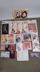 Collection of 21 of variety of classic cultural Japanese souvenirs & Chewing Gum