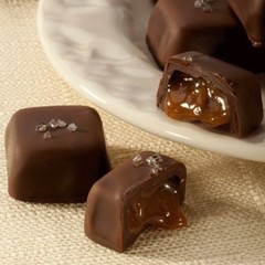 Philadelphia Candies Vanilla Sea Salt Caramels, Dark Chocolate 1 Pound Gift Box