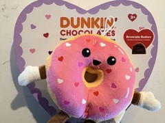 Dunkin Donuts Plush & Milk Chocolate Heart Gift Box – Brownie Batter Chocolates