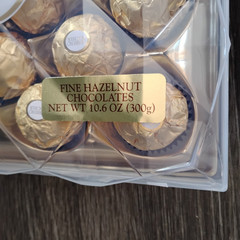 Ferrero Rocher Fine Hazelnut Chocolate 10.6 oz Gift Box 24 count