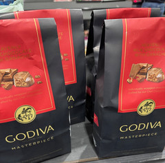 Godiva Heavenly Milk Chocolate with Ganache Masterpiece 15.1 Ounce 7/2026 Rare