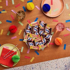 Snickers & Twix Minis Milk Chocolate Bars Variety pack, Party Size – 23.19 oz