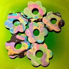 Homemade Gluten Free Rainbow Flower Shortbread Cookies – Big girlypop flowers!