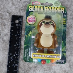 TREAT STREET Sloth Pooper Candy Dispenser Wind-Up Walks & Poops Candy BB 11/2019