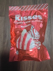 HERSHEY’S KISSES Candy Cane Flavored, Christmas 6.5 oz EXP 06/2026
