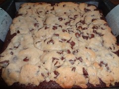 MOUTHWATERING HOMEMADE COOKIE DOUGH BROWNIES (9″ x 9″) TRAY