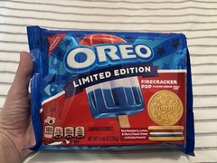 Oreo Limited Edition Firecracker Pop Sandwich Cookies Packet 11.46 oz (324 g)