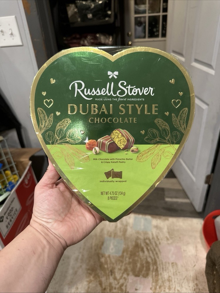 Russell Stover DUBAI STYLEValentines Chocolate Heart BoxPistachio & Kataifi