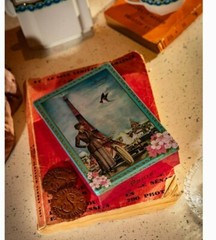La Sablesienne, Louison à Paris Tin of French Butter Cookies with Chocolate Chip