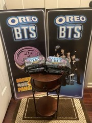 4 OREO BTS Limited Ed. Brown Sugar Pancake PURPLE Cookies & RARE Store Display