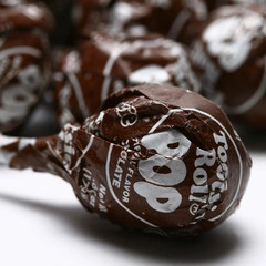 Chocolate Tootsie Pops – Fresh Wrapped Bulk Lollipops – Choose 10–100 Ct