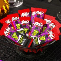 KITKAT MIX DRACULA shape, WITCH’S MARSMALLOW GREEN CREAM-GHOST TOAST LIMITED NOW