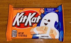 [8] KitKat Ghost Toast Crisp Wafer In Cinnamon Toast Flavored Creme