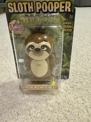 “NIB” Sloth Pooper Wind-Up Candy Dispenser Treat Street Walks & Poops Candy