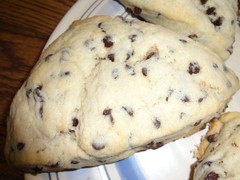 LIGHTLY SWEETENED HOMEMADE CHOCOLATE CHIP SCONES (8 SCONES)