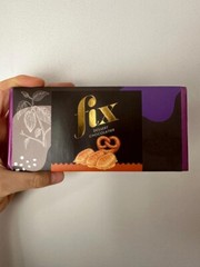 3pcs dubai chocolate Fix Dessert Chocolatier – Pick Up a Pretzel in dark