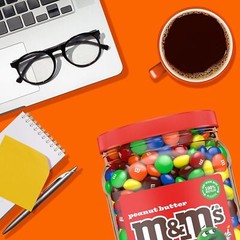 M&M’s Peanut Butter Chocolate Candy, 55 Oz,, ()