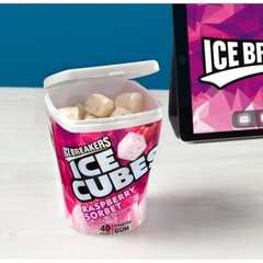 ICE BREAKERS Ice Cubes Raspberry Sugar Free Chewing Gum 40 Pieces ( Pack of 1)
