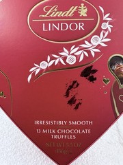 Lindt LINDOR Valentine’s Milk Chocolate Candy Truffles Heart Truffle Filling