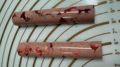 White chocolate mixed Strawberry powder & raspberry strawberry inside 2/30g.