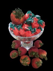 Strawberry Flavored Candy Artificially Favoured Fat Free 12oz 340g Coastal Bay