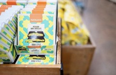 Trader Joe’s Pistachio Dark Chocolate Dubai Style PATISLOVE 3.52oz 100g (2 Pk)