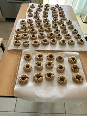 1 Dozen Homemade Peanut Butter Blossoms Cookie. Kiss Cookies. (12)