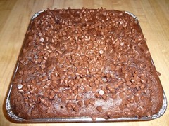 CHOCOLATY HOMEMADE DOUBLE CHOCOLATE BANANA CAKE (9″) TRAY
