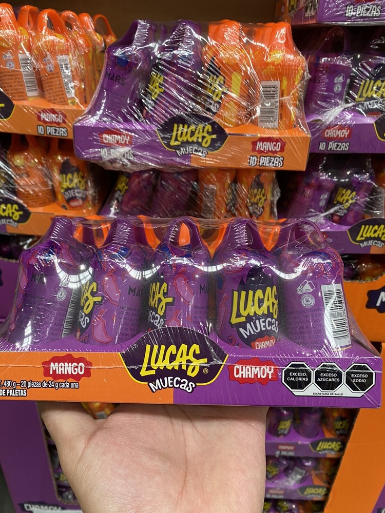 LUCAS Muecas Two Flavors (CHAMOY & MANGO) lollipop With Chili 20pcs (25g Each)
