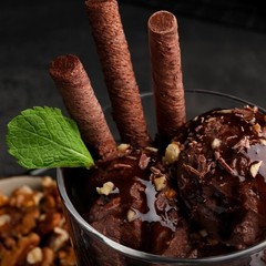 Bauducco Wafer Rolls, Crispy Chocolate Wafer Rolls Filled with Creamy Hazelnut