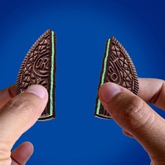 (2 pack) OREO Thins Mint Creme Chocolate Sandwich Cookies, 9.21 oz