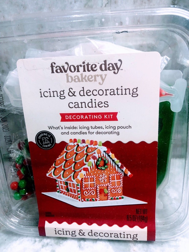 Target-Favorite Day Bakery Icing/Decorating Candies Decorating Kit. Christmas.