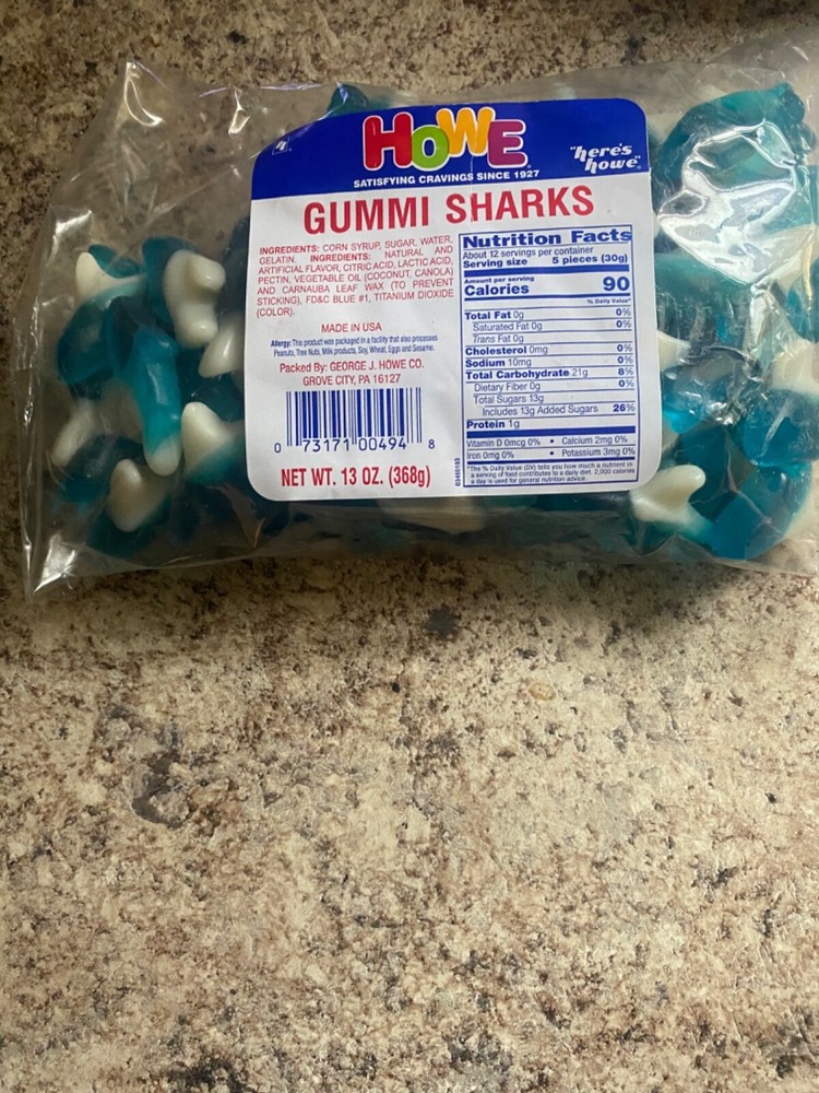 Howe candy 13oz gummi sharks 2 pack