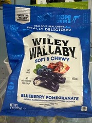 Wiley Wallaby Soft & Chewy 4 oz BLUEBERRY POMEGRANATE Gourmet Licorice BB 1/2025