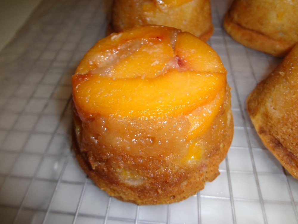 MOIST AND TENDER HOMEMADE SINGLE SERVING PEACH UPSIDE-DOWN CAKES (6 CAKELETS)