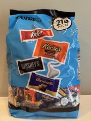 HERSHEY’S REESE’S Variety Miniatures Chocolate Candy 210 count